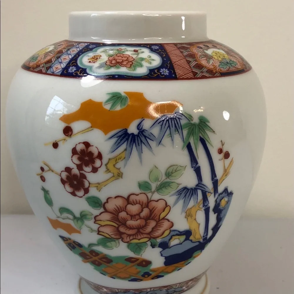 Handcrafted Porcelain Imari Ware 5.5